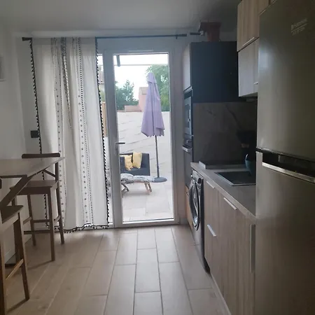 Studio Lumineux Avec Grande Terrasse Ensoleillee Manosque Exterior foto
